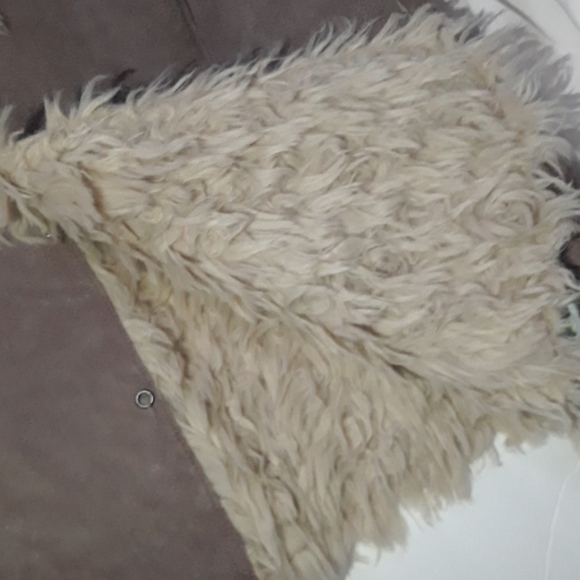 Vest - Picture 4 of 4